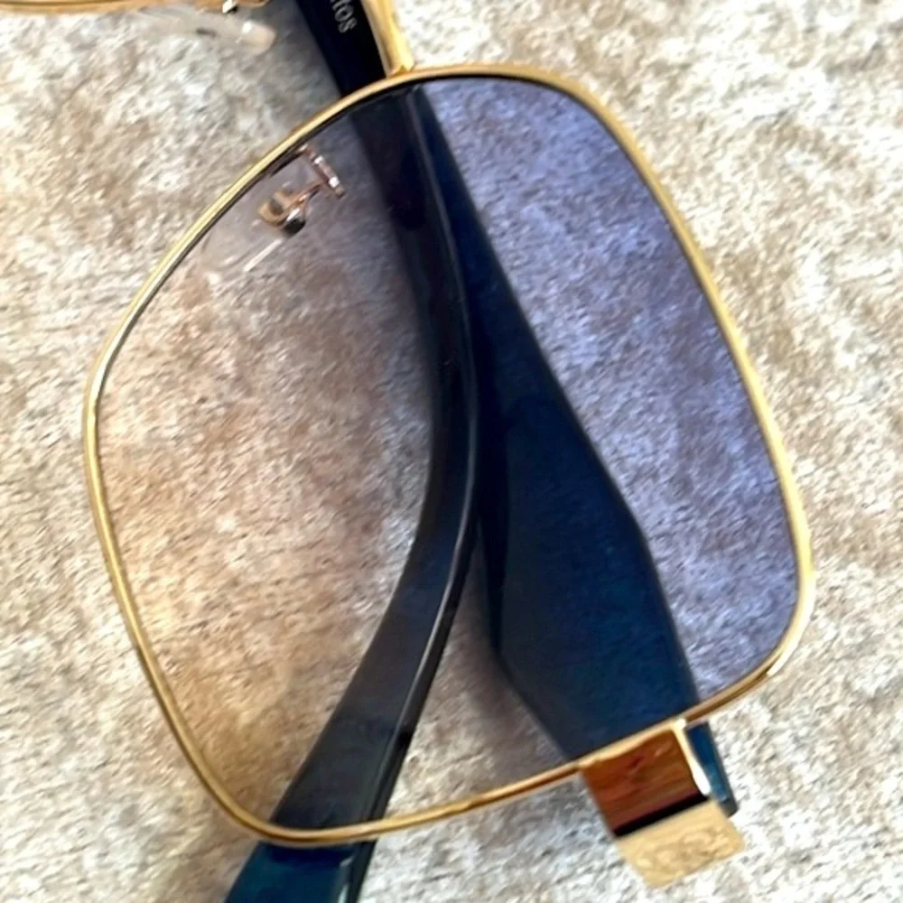 NWOT John Varvatos Square Frame Gold Tone Rim Sunglasses Blue Gradient Lens